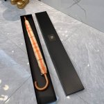 长伞 重磅来袭 巴宝莉 Burberry 火爆单品 最新款晴雨伞 以奢华 品质 创新以及永恒的经典成为英国 皇室御用品 被誉为 能够让人一生永不落伍 的时尚之物