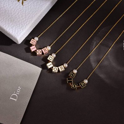 Dior 迪奥 早春新品 字母滴油 项链 精选原版一致黄铜材质 精工打造 酷毙了
