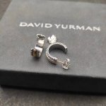 上新 David Yurman 11.4Mm银色带钻半环耳环。编号 Dyeh-071