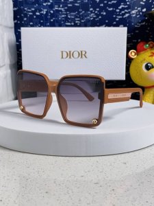 Dior迪奥 2025新款防晒太阳眼镜女款夏高级感抗Uv大脸 女士偏光墨镜