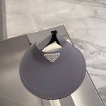 prad*遮阳帽来啦 休闲时尚风 空顶设计 夏天必备单品超级遮阳还巨显瘦