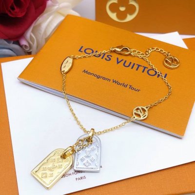 编号Lsl0010 Lv*最新款吊牌手链 一致Zp黄铜材质