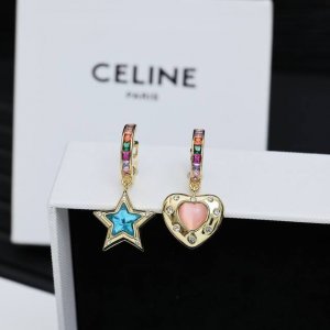 赛琳 Celine 凯旋门必买爱心，五角星不对称耳环 与众不同的设计 个性十足 颠覆你对传统耳环的印象 使其魅力爆灯