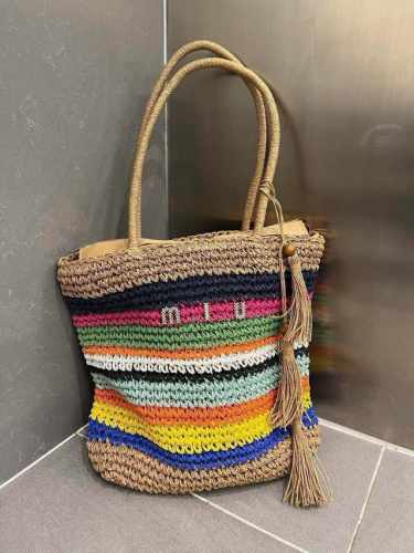 Miumiu缪缪草编包 纯手工草包，夏日风情草编包，沙滩风情，