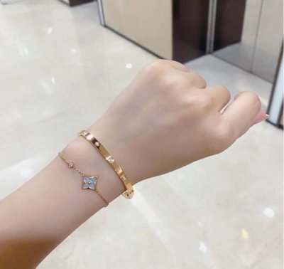 V金镀咪金，2480360 Cnc高定卡地亚窄版十钻love手镯，码数16.17.18 高级精工制作 钉位抛光处理 螺丝刀开口设计90度拧螺丝 Z 00出头 上