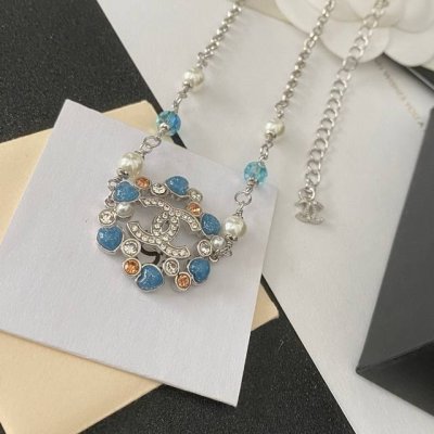Chanel香奈儿 中古 字母项链小香家的款式真心无需多介绍每一款都超好看 精致大方 非常显气质.