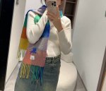 Burberry 巴宝莉双面围巾好看的要疯掉了，太有型太有魅力了非常斯文时尚的秋冬单品！真的很喜欢，非常Classical的男款设计 %羔绒，手感真的绝了上身效