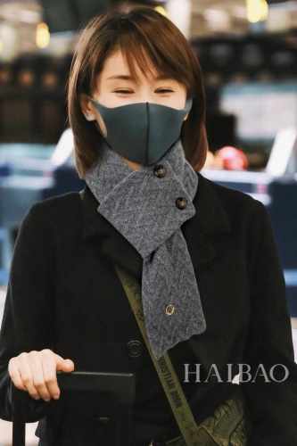 上新 Loro Piana 独家牛货 Lp针织围脖 多功能围脖想怎么围就怎么围，低调奢华，由于是出口韩国订单，每款数量才几十条，全部有授权有合同的好东西一样材质
