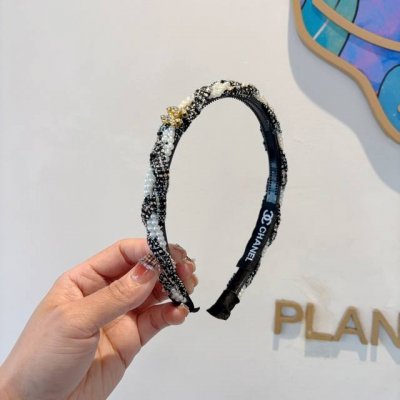 配包装 Chanel 香奈儿 新款精美字母发箍，复古网红爆款头箍 搭配高端材质，超精致，时尚高级感百搭款。