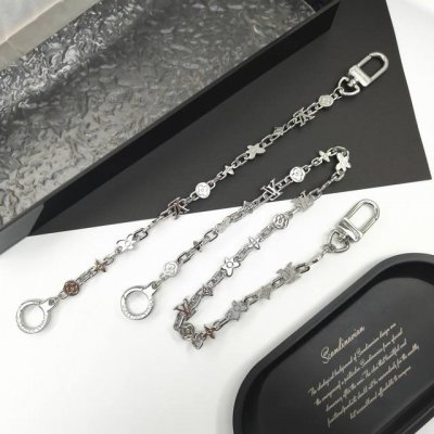 短款， 长款，今日分享 路易威登Lv花卉银色包饰 腰带 购物分享 24年新款 Monogram Craggy元素 Lv字母Logo 标志性雏菊 同系列项链 手链