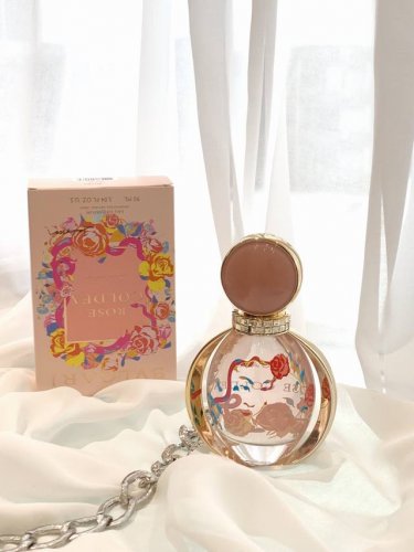 专柜品质 Bvlgari｜宝格丽 限量金漾玫瑰 前调：石榴 麝香 玫瑰 香柠檬 中调：玫瑰 茉莉 牡丹 桃子 尾调：麝香 乳香 檀木香 香草 这款是艺术家合作款