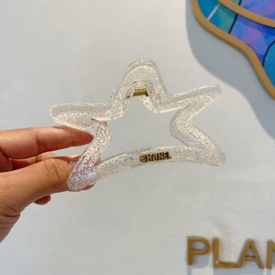 配包装 Chanel 香奈儿 新款手工五角星形网红抓夹，高级感字母简约复古发夹原单货，潮流时尚百搭款！