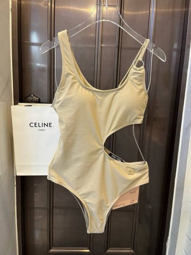 特 p 缪缪Miumiu 新款比基尼适合多种场景的游泳衣 海边 游泳池 温泉 水上乐园 漂流都可以内搭外穿也完全可以 面料 透气舒适 速干弹性的游泳衣更加帖肤易