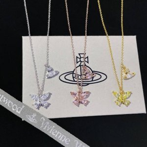 p80高品质 细节如图 0800110【Vivi 超仙蝴蝶项链】绝美太梦幻了今年必备的蝴蝶，九紫离火！大运当然超仙超爱少女心爆棚必入！金色搭配绿白钻，银色搭配白