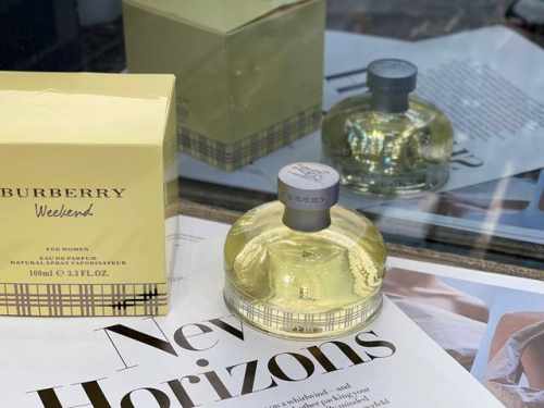 专柜品质 burberry博柏利巴宝莉周末女士香水100Ml burberry Weekend For Women 香调 花香调 前调 木犀草 橘子 鼠尾草 中