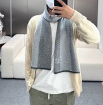 Lv爆款上新 升级版本！非常柔软亲肤！高端男女士围巾 Lv四叶草标志 独家牛货 具有超高羊绒品质才会被此品牌青睐这种精品是市场上及其少见的围巾针织，低调奢华的配