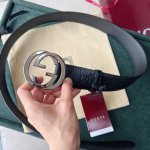 gucci Signature牛皮革腰带 款号 411924 Cwc1N 1000 互扣式双G带扣腰带，采用热压印技术的Gucci Signature牛皮革精制