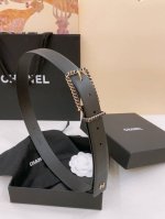 chanel 扭麻花针扣 新设计翻皮针扣搭配进口胎牛皮腰带. 手感柔软 质感十足 尾巴Cc金属点缀 宽度3.0Cm