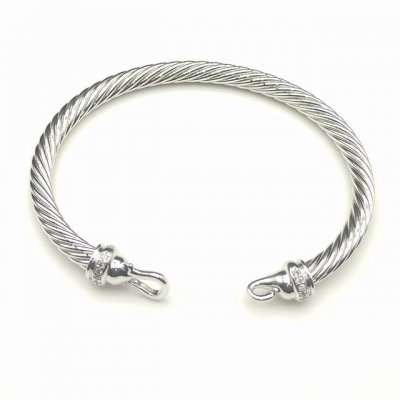 david Yurman 5Mm银色带钻钩头手镯。建议适合佩戴的手围15-19Cm 编号Dysz-116
