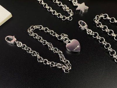 Gucci 古驰 时尚 简约风格 五角星 心桃双G 光版手链 大方百搭单品情侣款 高端 爆款 个性 潮流链长20厘米p