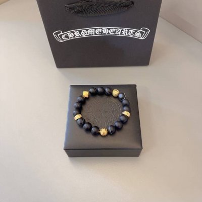 克罗心带绿色钻 新品发布巨美最新款手串档次更高明星同款 细节非市面亮面版型 这款一直在出 克罗心里面热卖款 非常好搭配潮流衣服