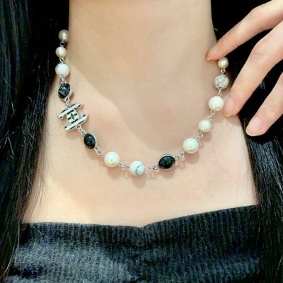 chanel香奈儿 中古 双C项链小香家的款式真心无需多介绍每一款都超好看，精致大方，非常显气质。