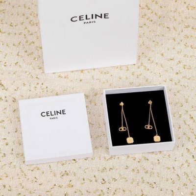 我们出品 非常火的 Cel Ne凯旋门系列 要对版的就认准我们出品 市面没人做对[偷笑] Cel Ne凯旋门系列 设计灵感回溯到70年代经典标志 再现椭圆形环扣