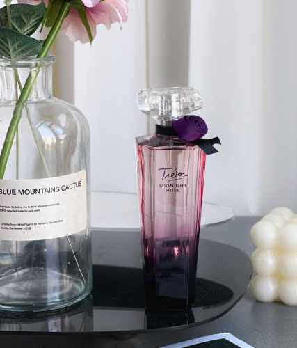 专柜品质 Lancome Tresor Midnight Rose 午夜玫瑰香水 规格:75Ml 前调：玫瑰 树莓 中调：茉莉 牡丹 醋栗叶 粉红胡椒 后调：麝