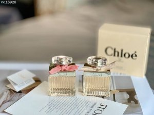原单品质 Chloe克洛伊蔻依 1蔻依粉红丝带 女士典雅玫瑰淡香氛魅力浪漫75Ml 前调:玫瑰、佛手柑 中调:玫瑰精油、玉兰花 后调:白麝香、琥珀 香水点评 外