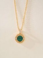p价 bv双面绿钻钱币项链 双面财富哦哈哈 bb Bvlgari Bvlgari 系列 其设计灵感源自古罗马时期的硬币 这些硬币在外圈刻有罗马皇帝的名字 留出中