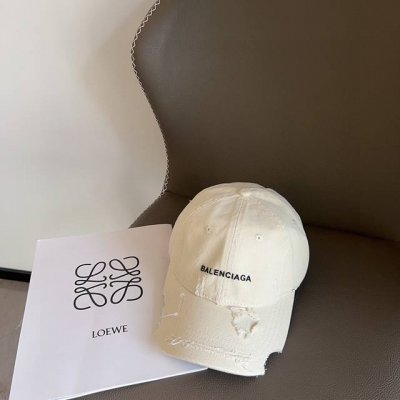 特价 配防尘袋。 Balenciaga 巴黎世家 2025新款不规则做旧款棒球帽，男女通用～酷帅出街
