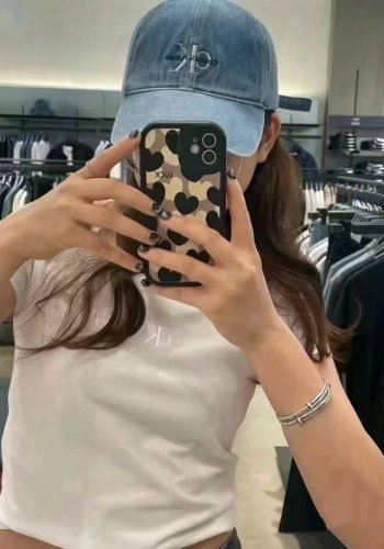经典款 Calvin Klein Ck刺绣Logo渔夫帽 请认准高端品质市场唯一对版 小红书推荐 时尚百搭 众多明星都喜欢的一款 非常爆 非常火 非常好看