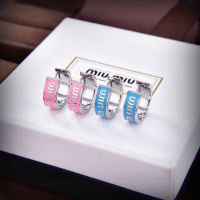 新品原单货 新款miumiu字母耳钉专柜一致黄铜材质 超级有质感