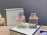 专柜品质 祖玛珑 祖马龙情人节限定限量玫瑰系列香水 胭脂玫瑰50Ml 前调 甜罗勒荔枝 中调 玫瑰天竺葵 后调 白麝香琥珀木 这是一支清甜的果香玫瑰 完全不遮掩