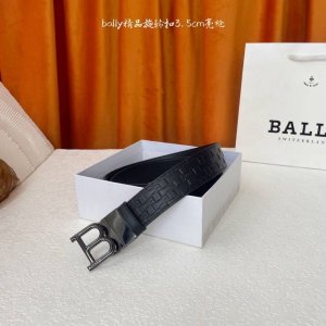 Bally新款皮面压花皮带，底为黑色平纹，可休闲可正式，双面可用，百搭时尚。