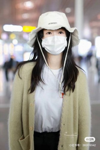 jacquemus 高版渔夫帽必入 百搭色系 旅行外出必备 可调节大小 夏季渔夫帽又悄悄登场了 帽子抽绳设计 可调节大小 头围 标准57Cm