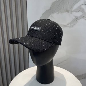miumiu春夏新款满钻棒球帽 当下爆热的色系-街头感十足 潮流百搭 小红书种草 毒药 get上你们的男朋友 一起Cool