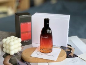 高端品质 迪奥华氏温度男士淡香水100Ml 前调:薰衣草、橘子.山楂、肉豆蔻、雪松、香柠檬、洋甘菊、柠檬 中调:肉豆蔻、忍冬、康乃馨、檀香木、紫罗兰叶、茉莉`铃