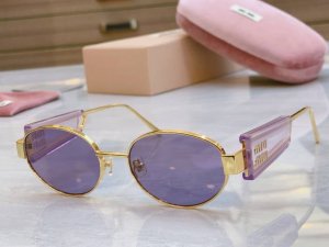 p100，【Miu Mi*】缪缪新款太阳镜，Model:Smu 5688Ts，Size：53口19-145