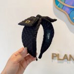 配包装 fendi 芬迪 菱格蝴蝶结发箍 甜酷风头饰 设计风格特别 用料精细 超级百搭