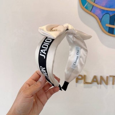 配包装 Dior 迪奥 火爆新款蝴蝶结发箍,专柜原单货，让你的魅力绽放 清新淑女范让时尚更简单。