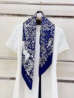 18姆米 双面同色 高级感爆棚Cd 花朵五星 90 高级时髦风配色非常考究，图案匠心，上身简直美得太惊艳了融入日常的单品，可以搭配很年轻的穿搭方式。它足以让任何