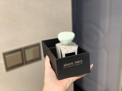 专柜品质 阿玛尼 玉龙幻沙限定 打开以后有被颜值惊艳 香水流沙质地特别高级
