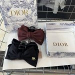 配包装盒 Dior 迪奥 新款D家抓夹，时尚百搭，简单实用 小姐姐必备