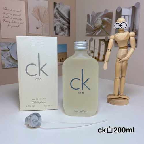高品质/130 凯文克莱唯一白色Ck淡香水200Ml calvin Klein Ck One,1994 品牌：凯文克莱 调香师：Alberto Morillas