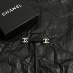Chanel香奈儿 中古 耳钉小香家的款式真心无需多介绍每一款都超好看，精致大方，非常显气质。