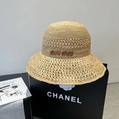 miumiu缪缪新款拉菲草帽 纯手工钩织 产量极少 重工打造 专柜同款 头围57Cm