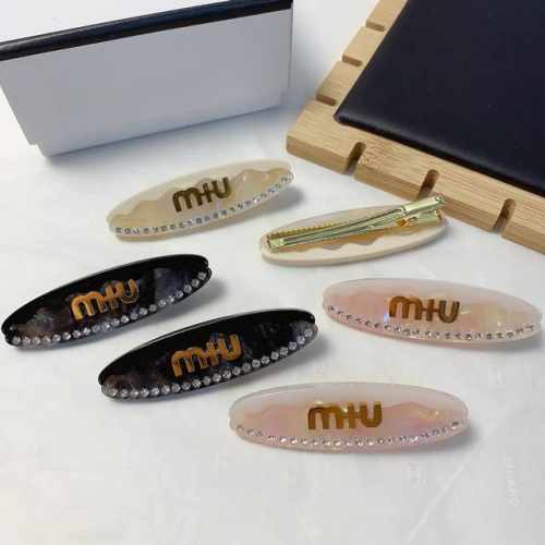 Miumiu缪缪 Miumiu发夹 亚克力钛钢Logo压夹边夹刘海夹日常精致小单品 气质百搭小仙女必入单品 宝藏款 闭眼入推荐款 一对