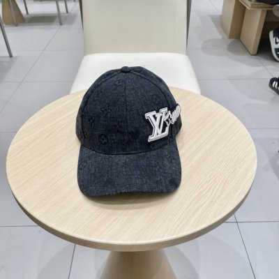 路易威登棒球帽 Louisvuitton新款Lv棒球帽，重工打造高端大气，百搭款男女通用！跑量！