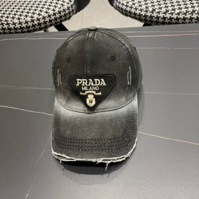 普拉达prada 新款经典三角标棒球帽日常刚需 颜色完美 帽型正点 简直谁戴都好看质量超赞